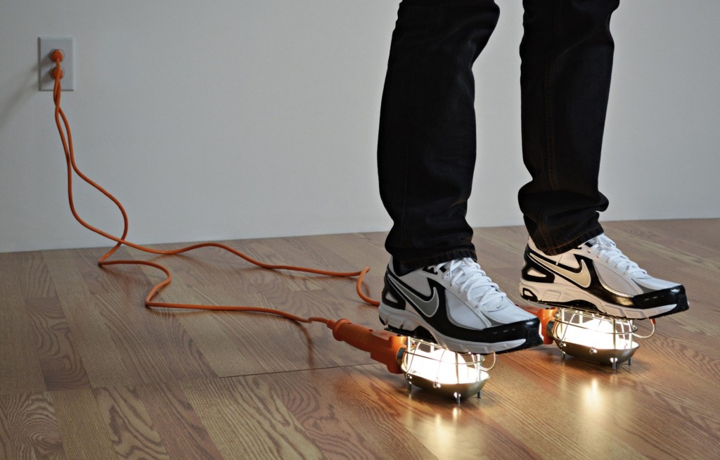 Adam Niklewicz, THE ELECTRICIAN’S APPRENTICE, 2013, rzeźba performatywna, fot. artysta